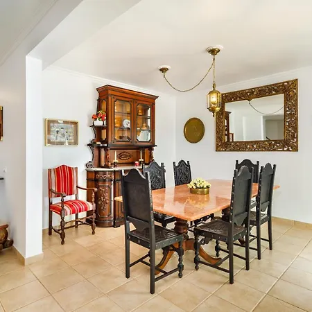 Falesia Ocean By The Portuguese Butler