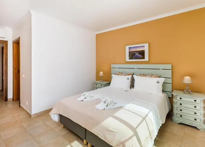 Falesia Ocean By The Portuguese Butler *