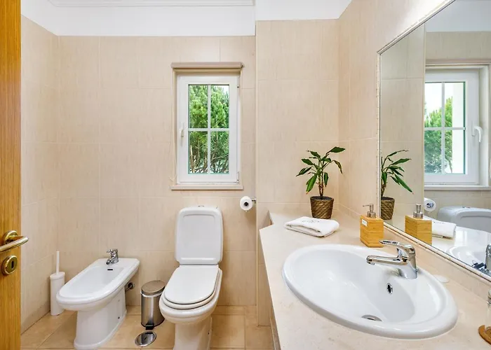 Falesia Ocean By The Portuguese Butler Albufeira