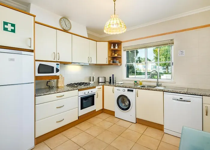 Falesia Ocean By The Portuguese Butler Vila *